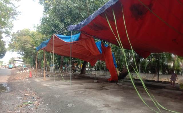 Penataan Belum Selesai, PKL Jalan Srikana Tempati Tenda Darurat