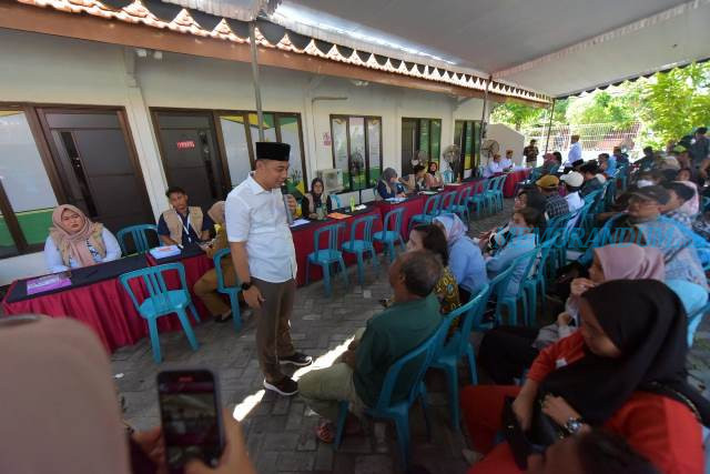 Pemkot Surabaya dan Baznas Tebus Ratusan Ijazah Pelajar SMA/SMK Swasta