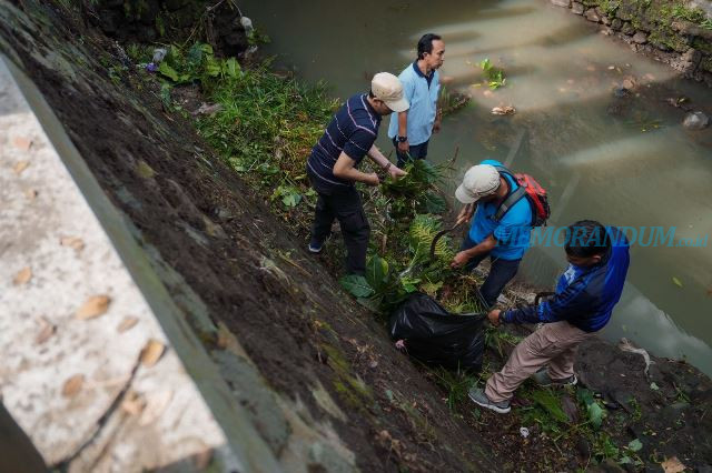 Peringati Hari Lingkungan Hidup Sedunia, Masyarakat Kota Batu Bersihkan Sungai