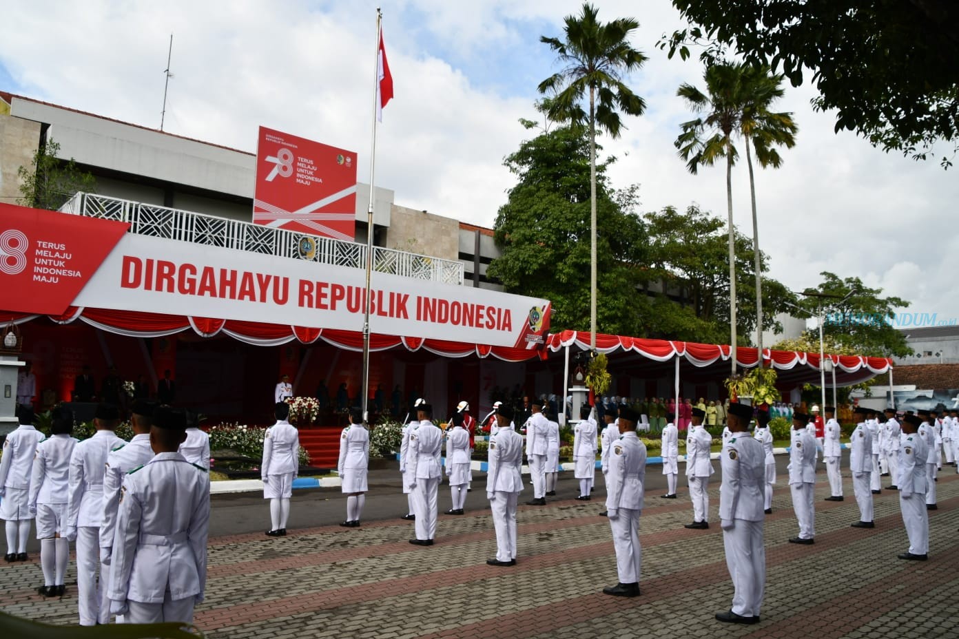 Pemkab Tulungagung Gelar Upacara 17 Agustus, Sejumlah Pejabat Terima Penghargaan