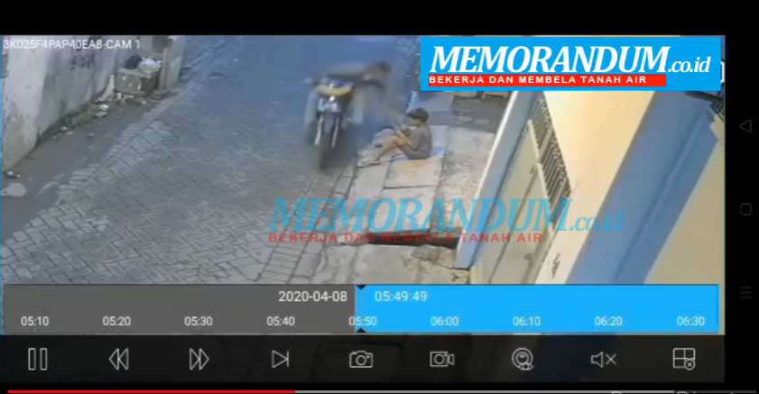 Video : Bandit Bermotor Rampas HP Bocah Simo Pomahan Baru Surabaya