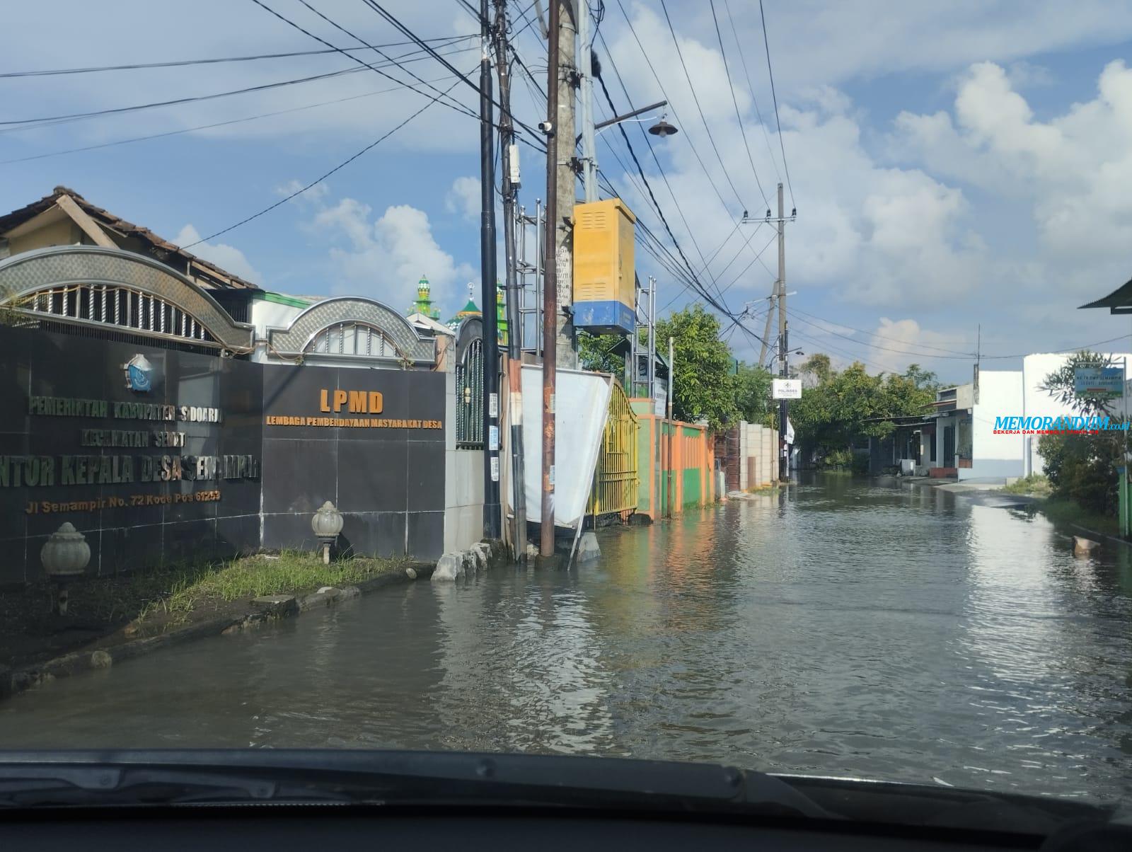 Jalan Semampir Bak Sungai, 1 KM Dilanda Banjir Rob