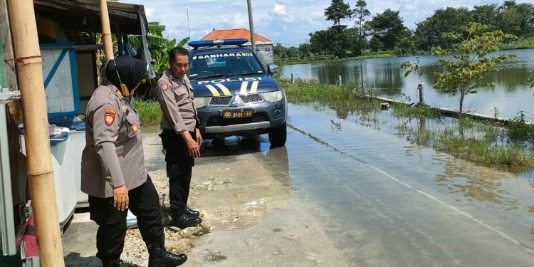 Kapolres Lamongan Sebar Anggota Pantau Dampak Banjir