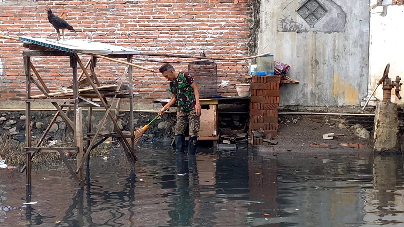 Ratusan Rumah Warga Terimbas Banjir Bercampur Limbah PG Modjopanggung