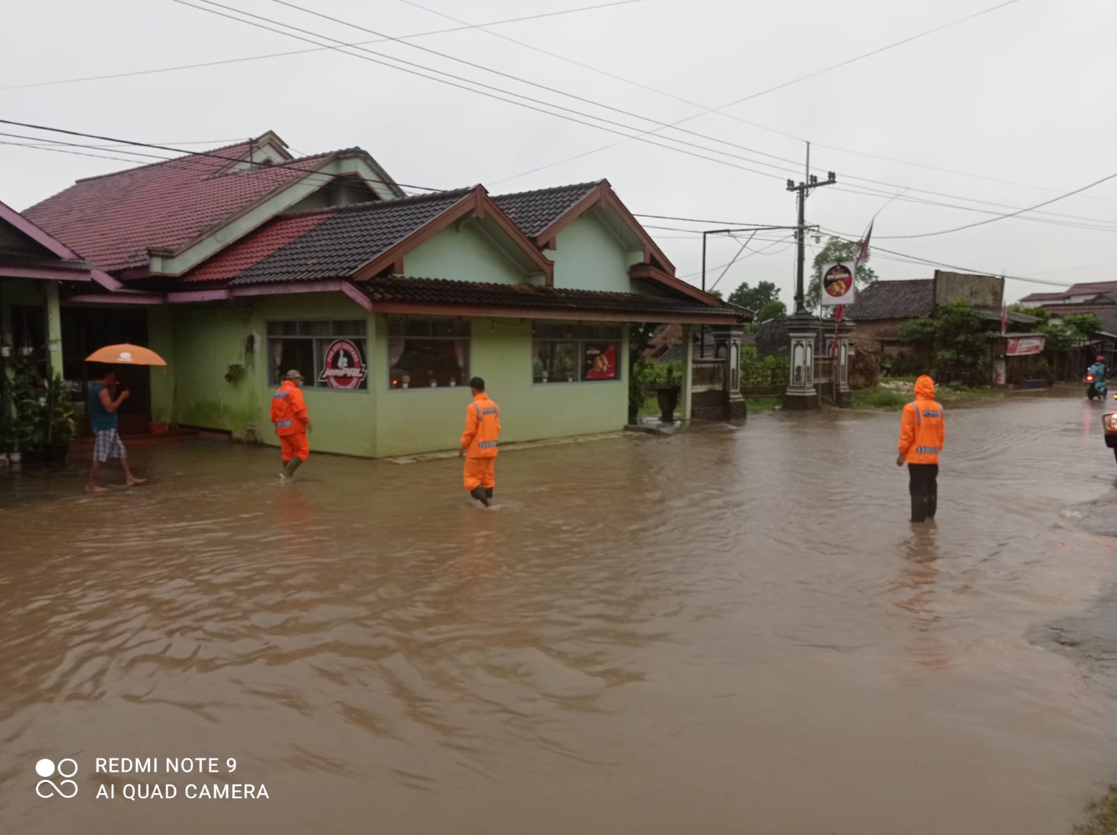 Hujan Semalaman, Tulungagung Dikepung Banjir