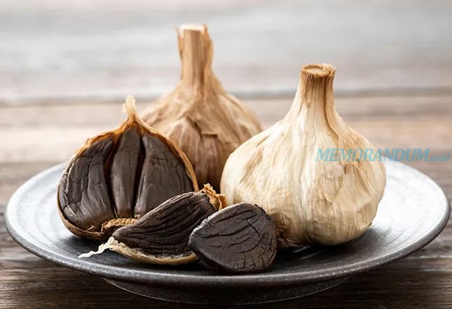 Segudang Manfaat Black Garlic (Bawang Hitam) bagi Kesehatan
