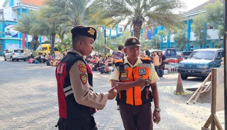 Patroli Dialogis, Polres Pelabuhan Tanjung Perak Beri Imbauan Kamtibmas