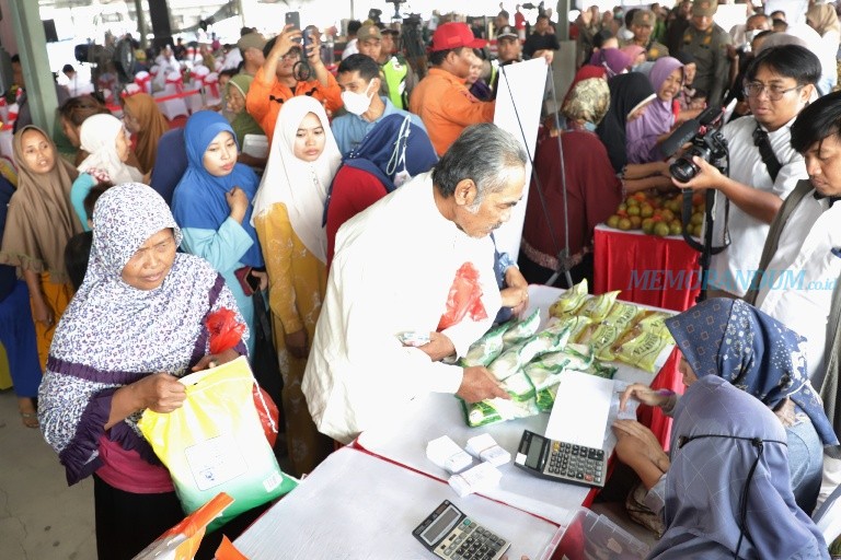 Gerakan Pangan Murah Diserbu Pembeli