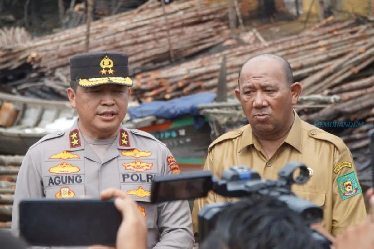 Polisi Segel Gudang Penampung Arang dari Kayu Mangrove Ilegal
