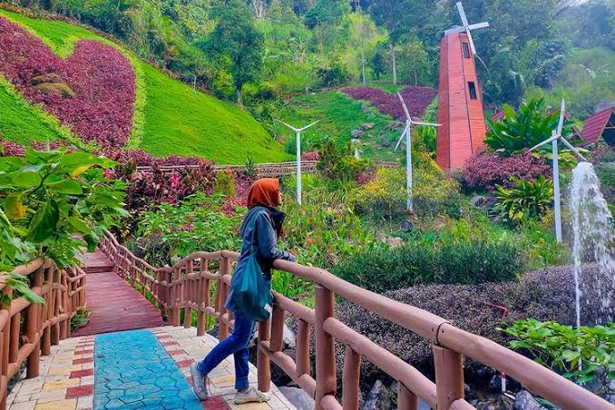 Pesona Keindahan Srambang Park Ngawi, Pernah Sabet Penghargaan Wisata