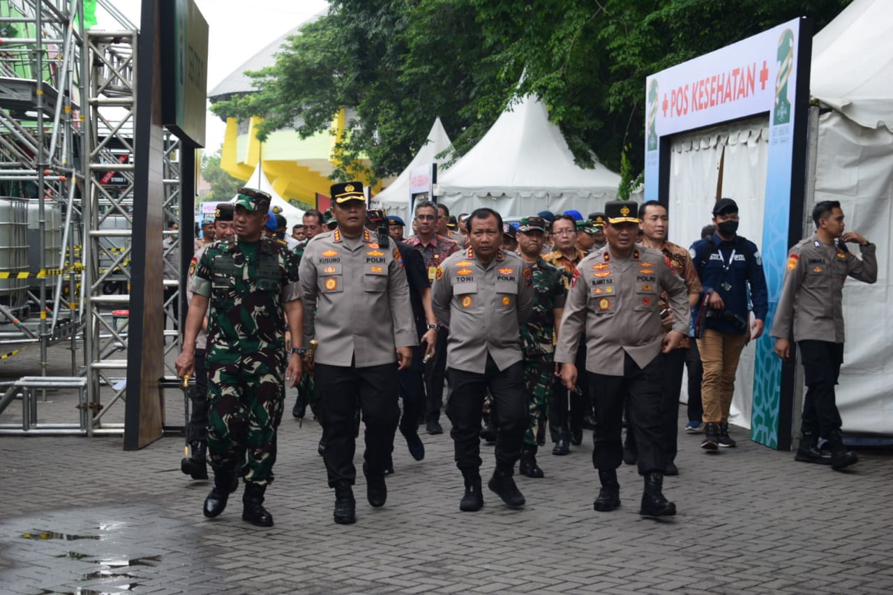 Kapolresta Sidoarjo Dampingi Kapolda Jatim Tinjau Lokasi Harlah Satu Abad NU