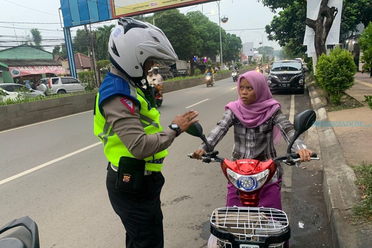 Kakorlantas Imbau Orang Tua Tak Izinkan Anak Bersepeda Listrik di Jalan Raya