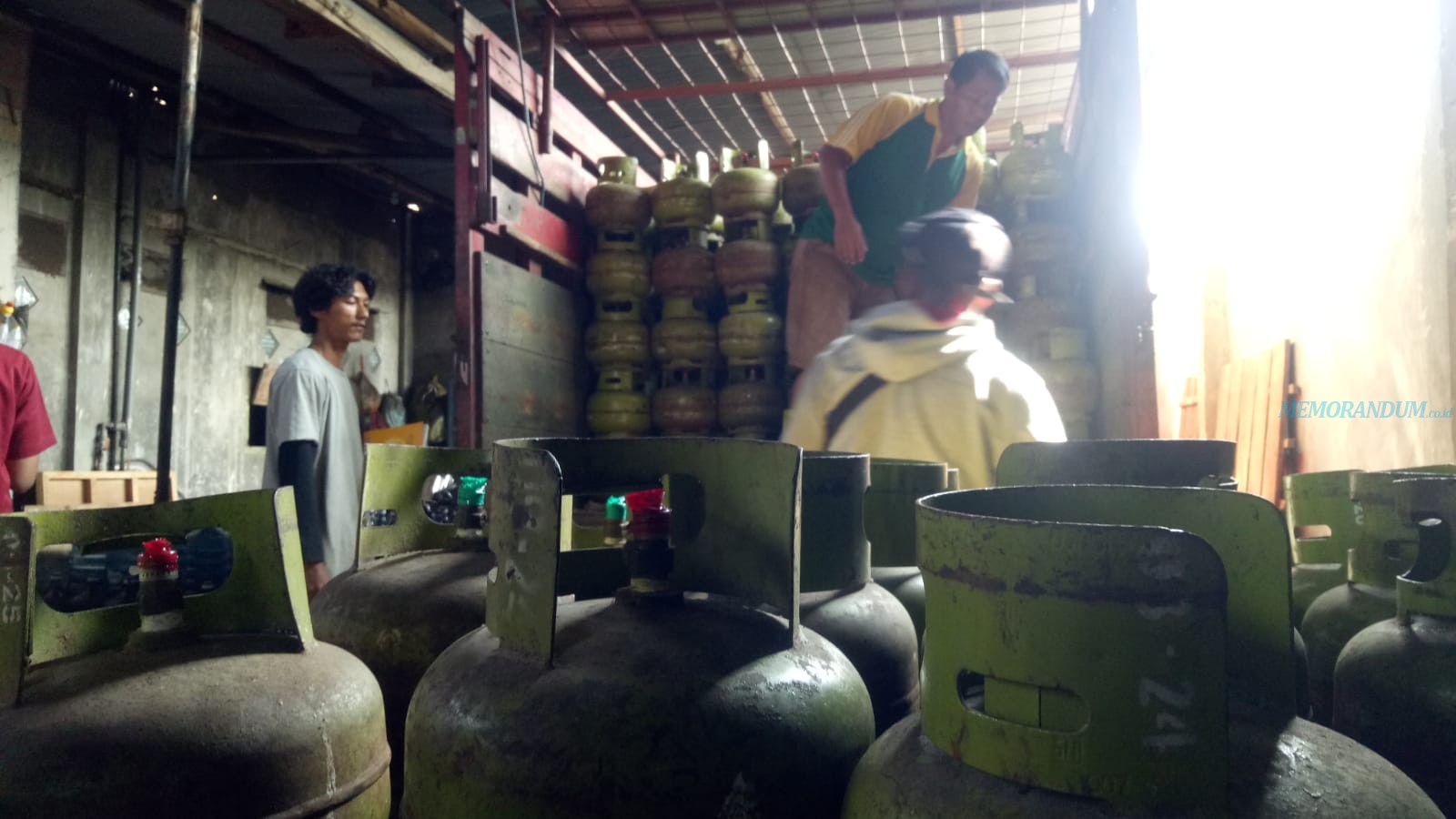 Warga Kediri Mengeluh Sulit Cari LPG 3 Kilogram di Pengecer