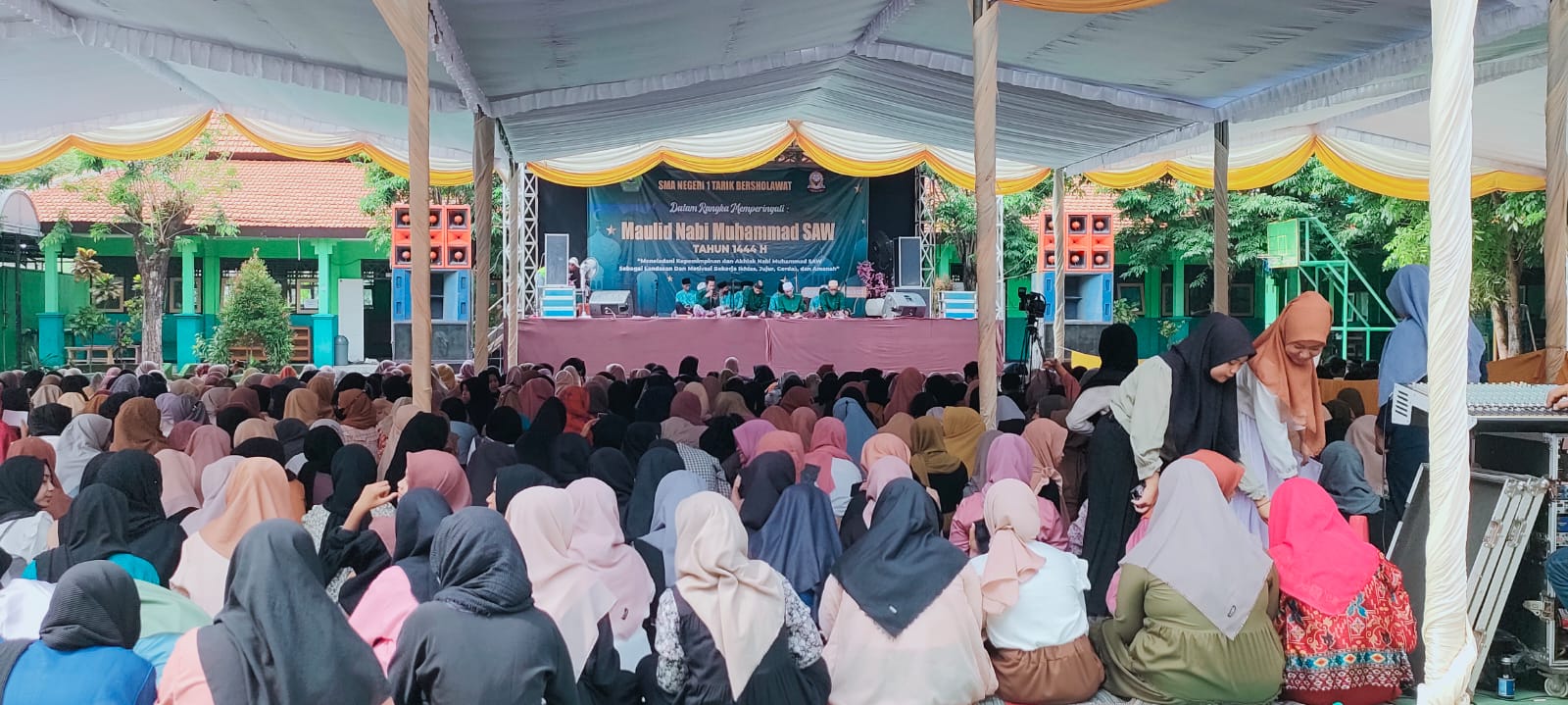 Peringati Maulid Nabi, SMAN 1 Tarik Teladani Rasulullah