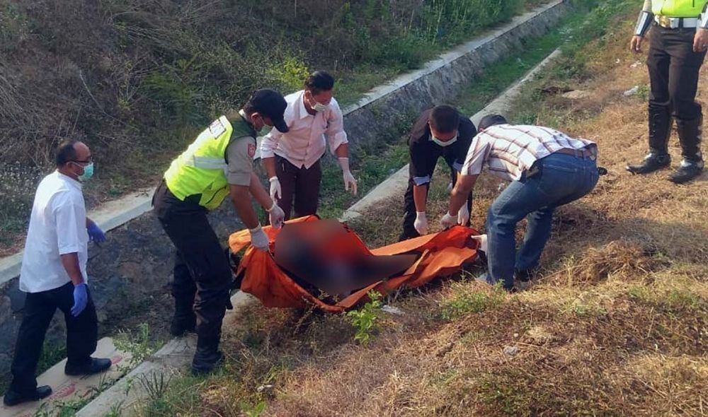 Driver GoCar Dibunuh, Mayat Dibuang di Bahu Jalan Tol Purwodadi