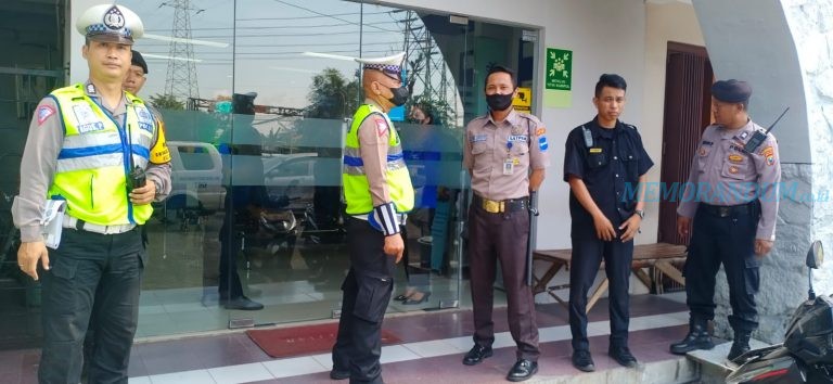 Beri Rasa Aman Nasabah, Polsek Karangpilang Patroli Perbankan