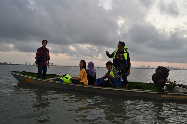 18 Komunitas Kibarkan Merah Putih di Sontoh Laut