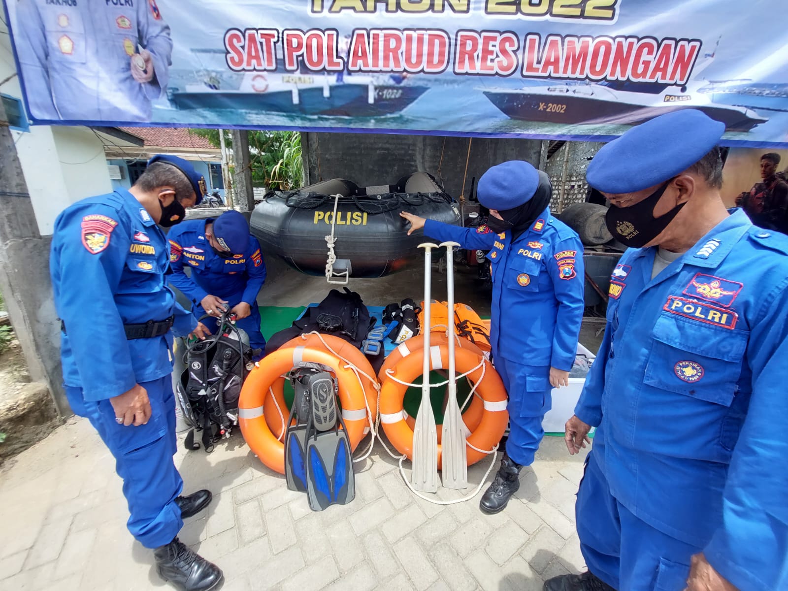 Siaga Bencana, Satpolairud Polres Lamongan Dirikan Posko dan Cek Alat SAR