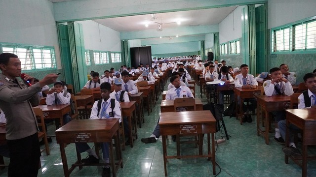 Polres Blitar Edukasi Siswa TK Dharma Wanita Desa Binangun