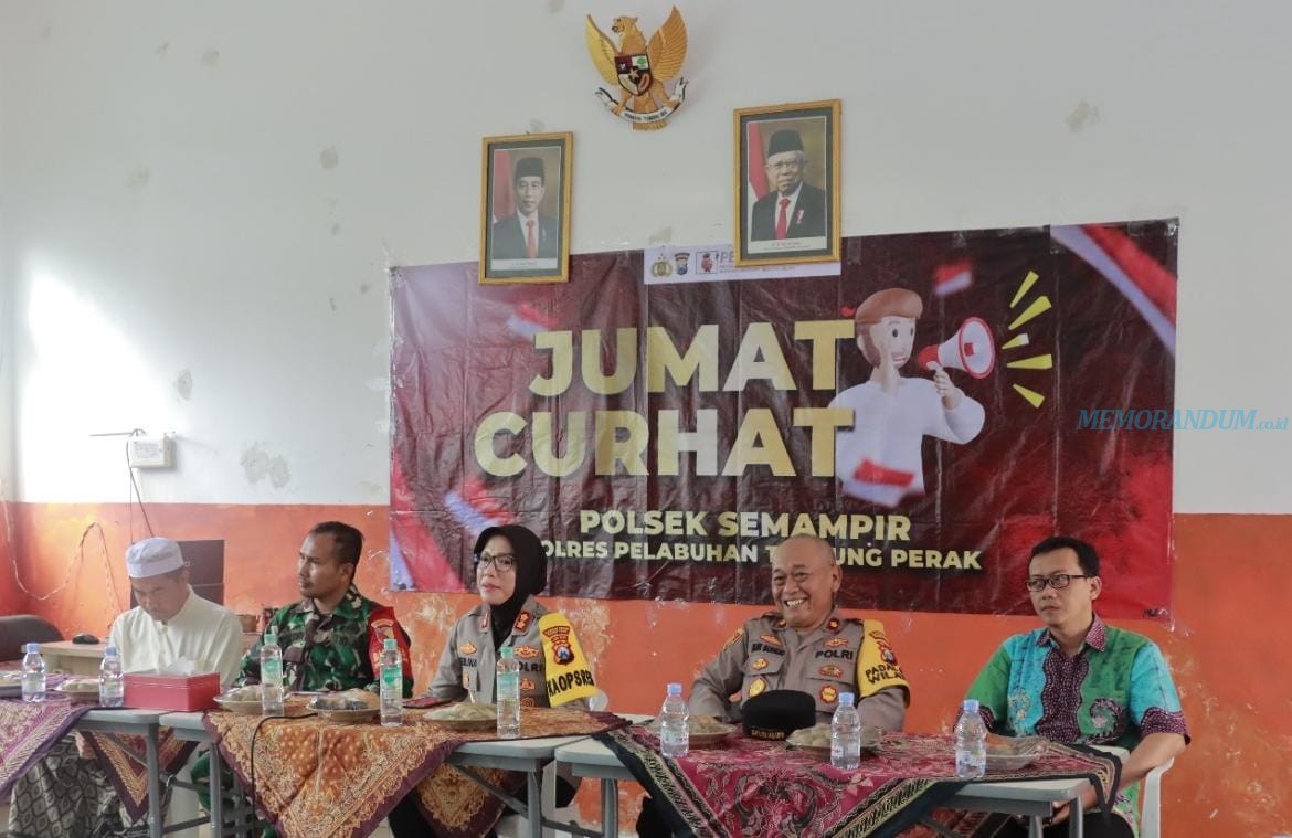 Jumat Curhat Bersama Warga Semampir, Kapolres Pelabuhan Tanjung Perak Sosialisasikan SIM Cak Bhabin