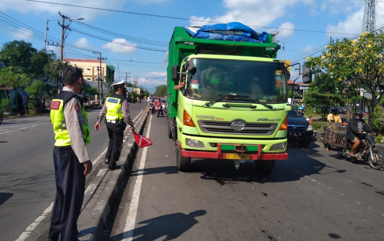 Jelang Hari Raya Kurban, Polsek Krian Pantau Keluar Masuk Hewan