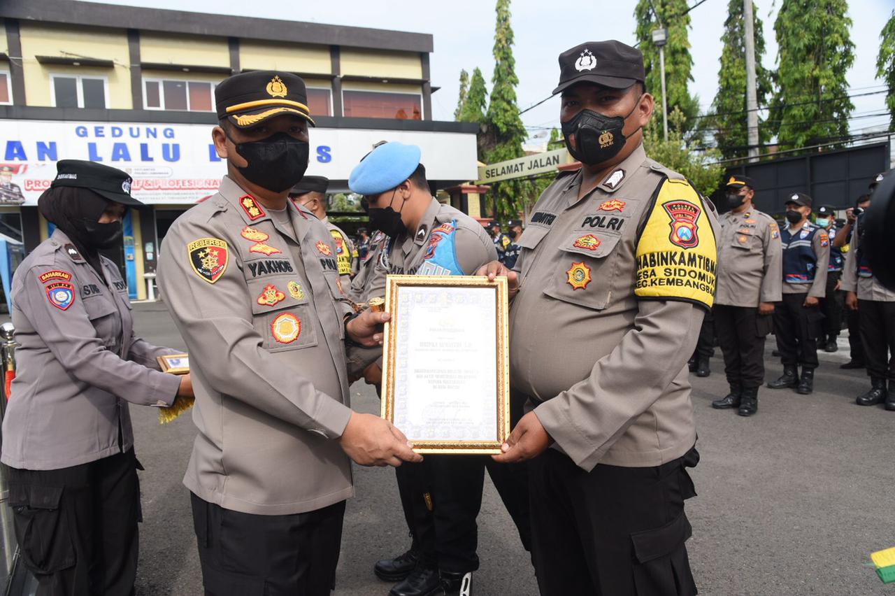 Optimalisasi Kinerja Bhabinkamtibmas, Kapolres Lamongan Bekali Perlengkapan Inventaris