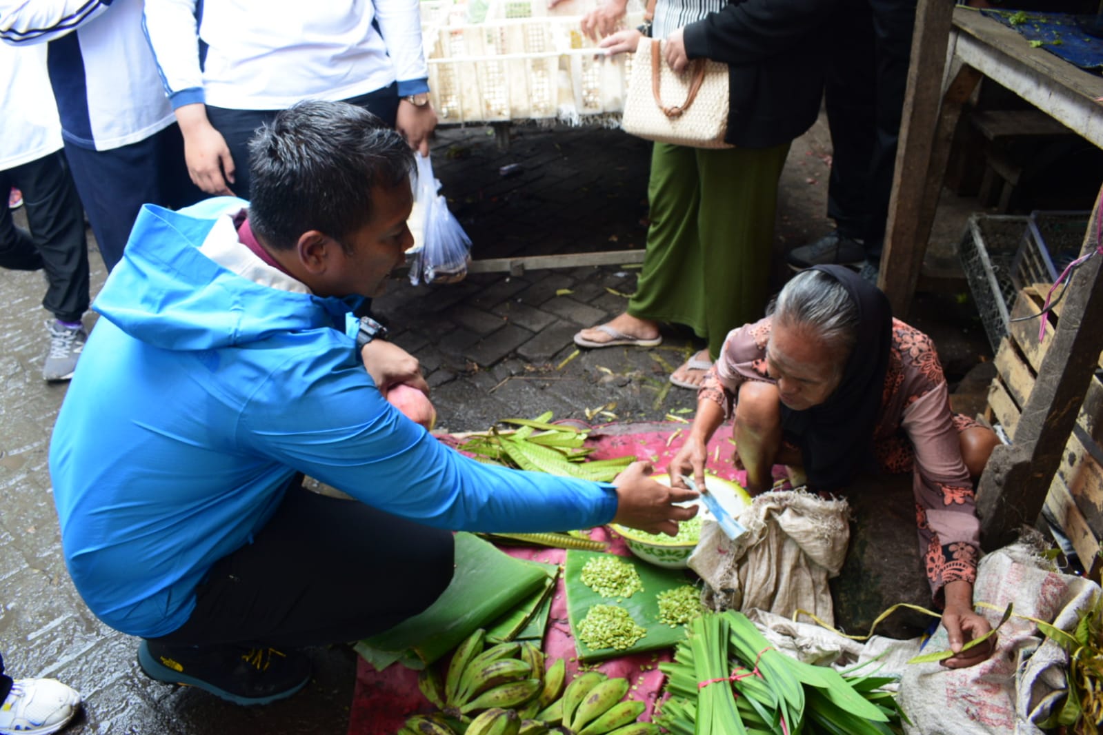 Jumat Curhat, Kapolresta Sidoarjo Serap Aspirasi Warga di Pasar Porong