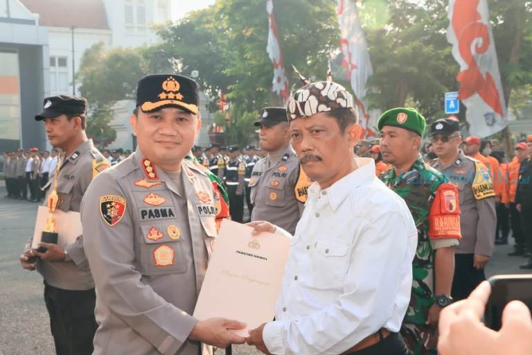 Kapolrestabes Surabaya Pimpin Apel Besar Satkamling