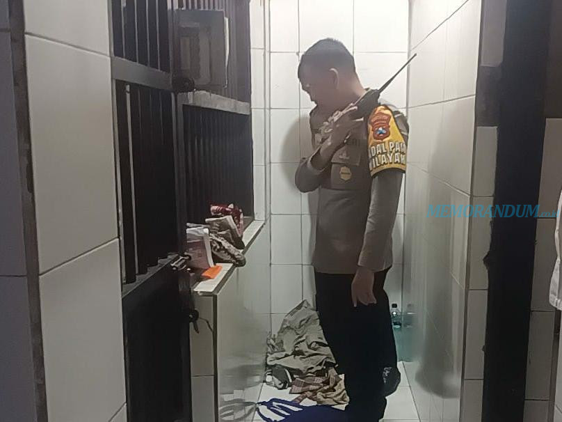 Pastikan Aman, Kapolsek Karangpilang Cek Tahanan