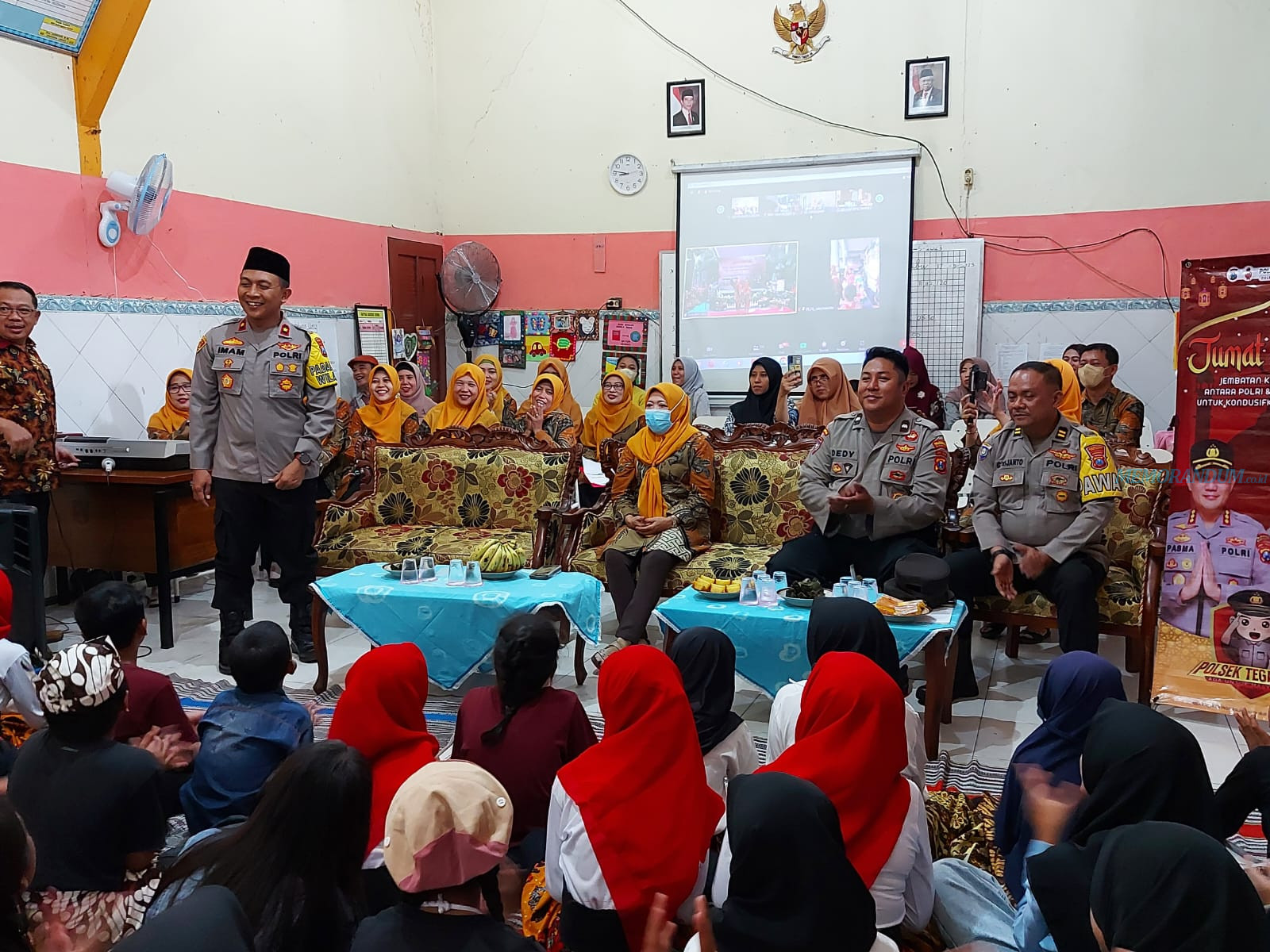 Jumat Curhat Polsek Tegalsari di SDN Kedungdoro V