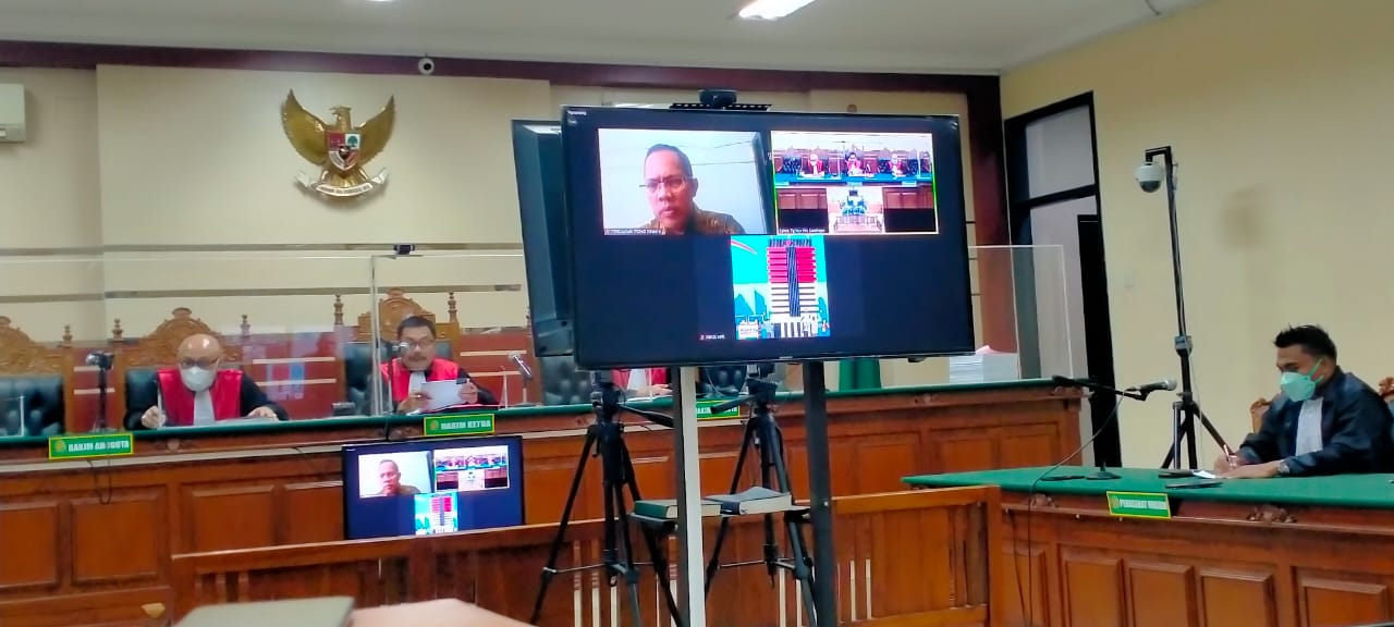 Suap Penanganan Kasus di Pengadilan, Hakim Itong Divonis 5 Tahun Penjara