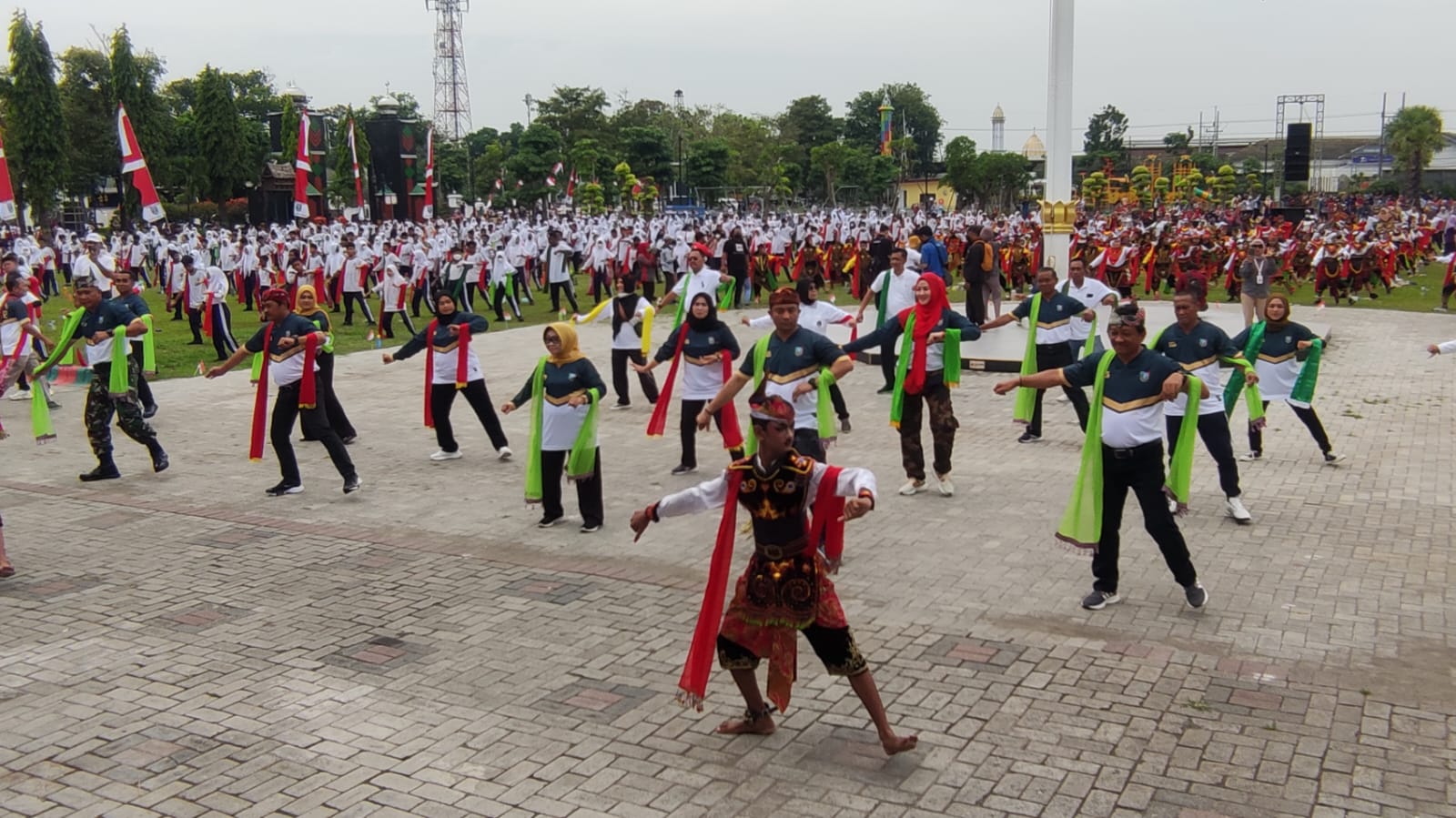 Ribuan Penari Tari Boletan Kabupaten Jombang Pecahkan Rekor MURI