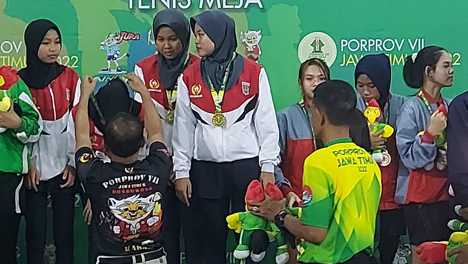 Tenis Meja Kabupaten Malang Putri dan Putra Jember Raih Emas