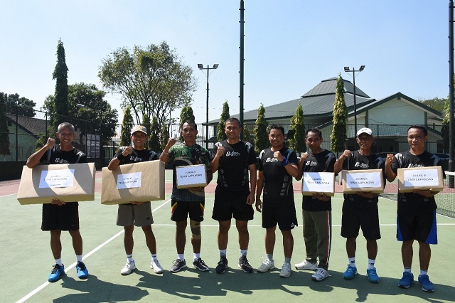 Tenis Dekatkan Pimpinan dan Anggota