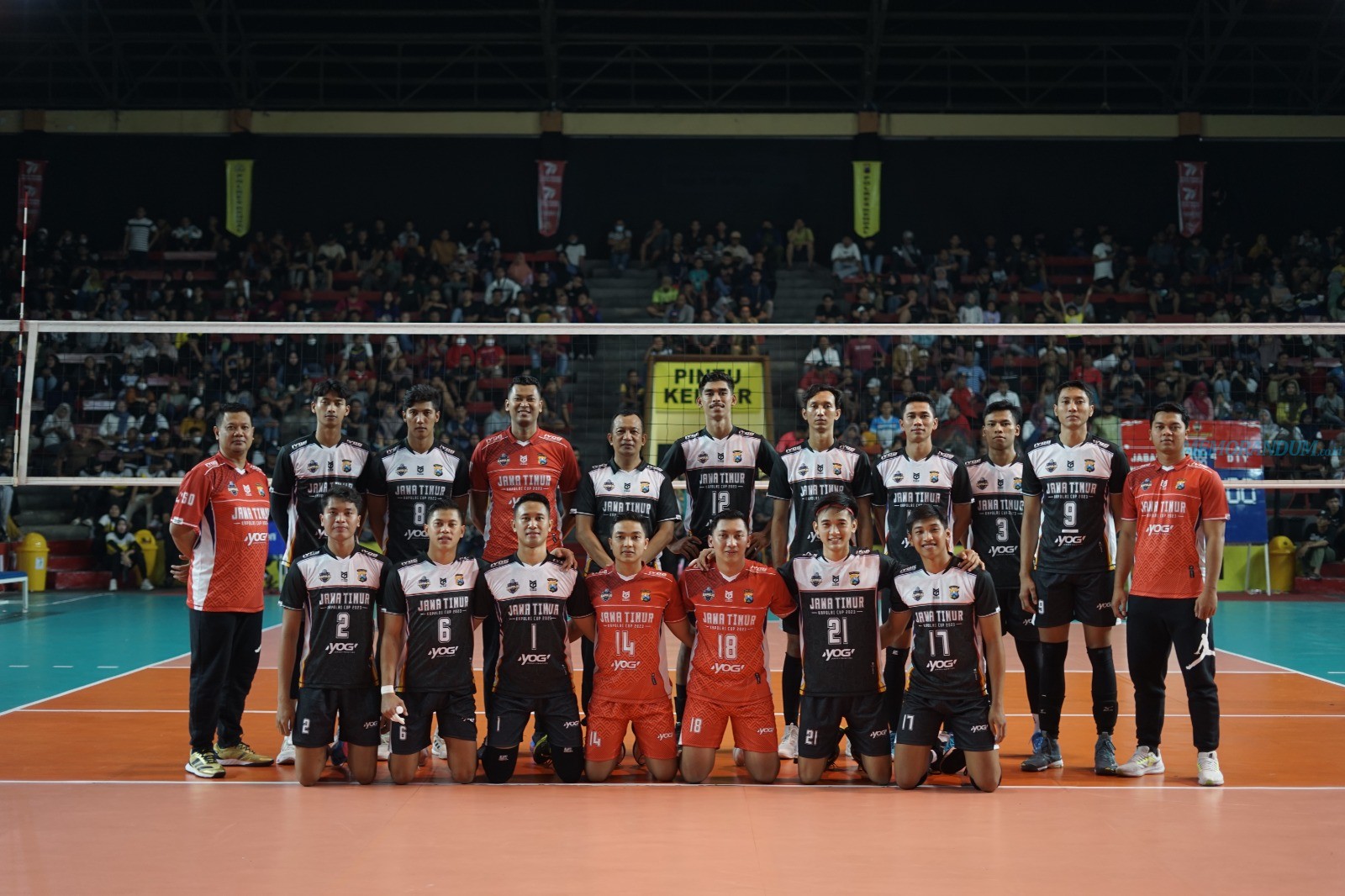 Seri II Babak 16 Besar Turnamen Bola Volly Kapolri Cup 2023 Digelar di Gresik
