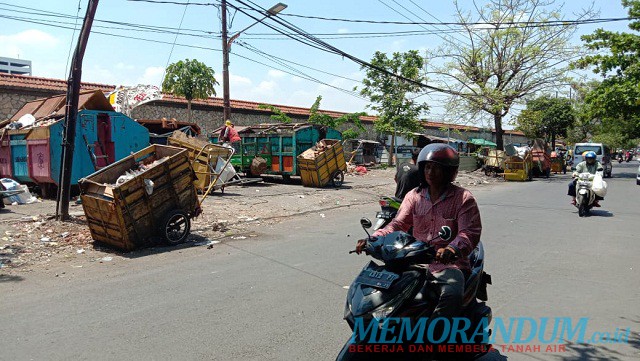 55 RT Buang Sampah di TPS Pirngadi