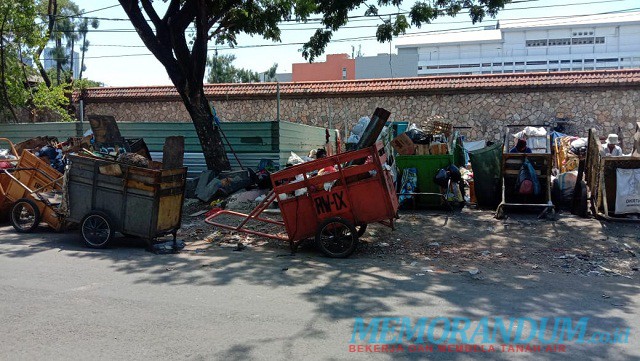 TPS Digusur, Warga Koblen Khawatir Sampah Menggunung