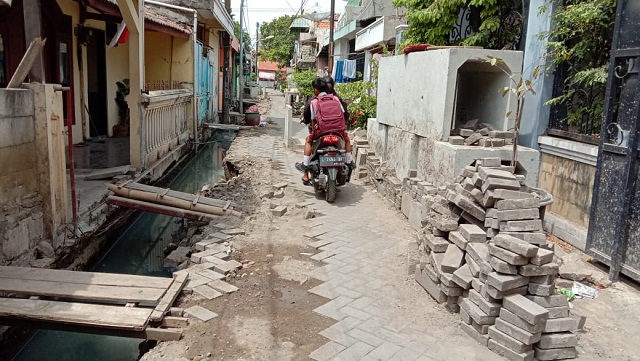 Terhalang Pipa PDAM, Proyek Saluran Air Mandek