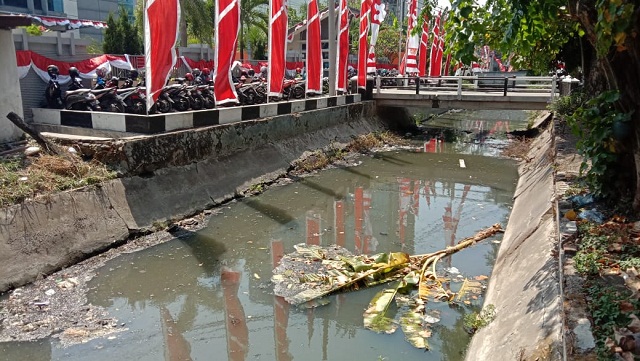 Warga Minta Jembatan Liar di Ketintang Baru Ditertibkan