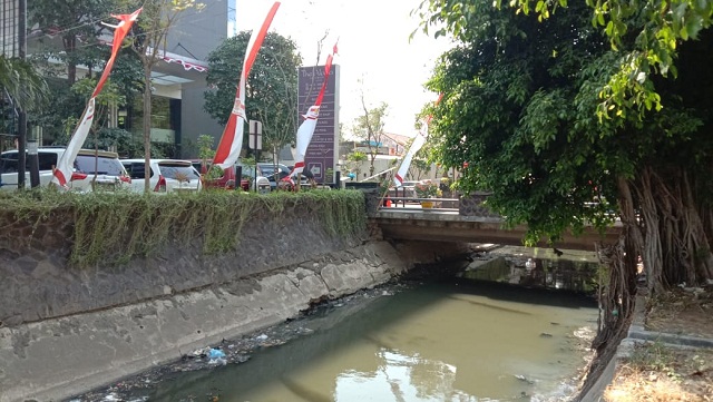 Dinas PU SDA Jatim Ancam Bongkar Jembatan Hotel The Alana